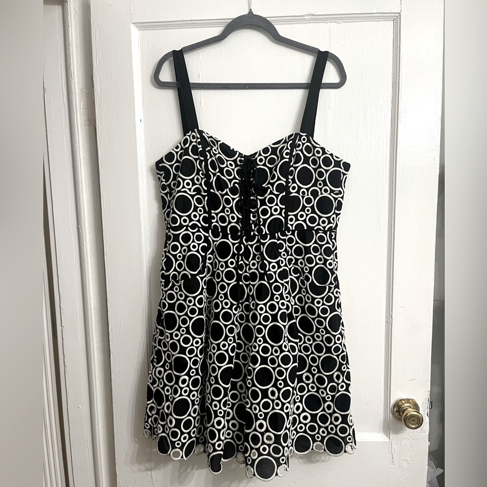 Tracy Reese Frock! Black White Embroidered Polka Dit Circle Drindl Dress Size 12